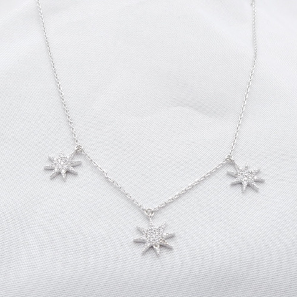 Henri Bendel crystal silver necklace